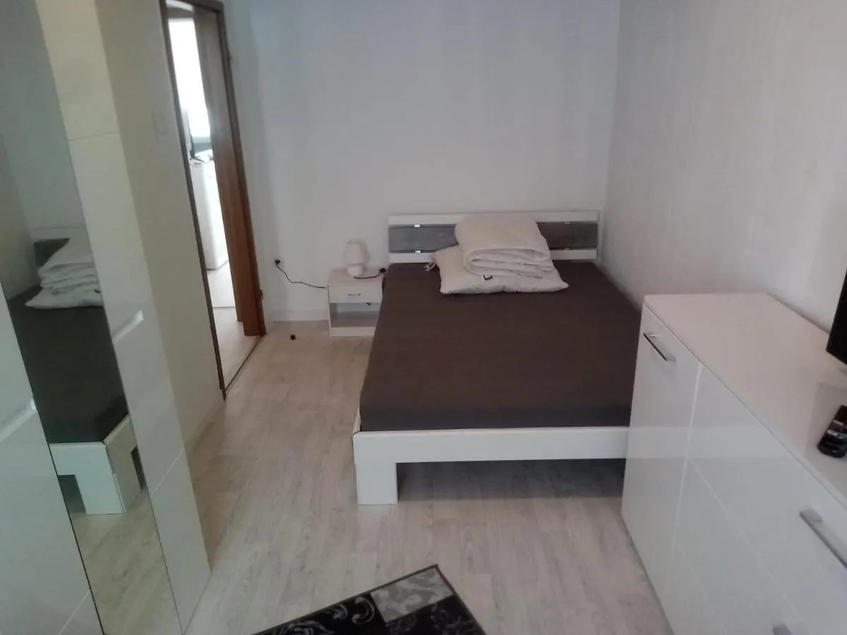 Appartement Stoecken 1Und 2 Boersmannstrasse 13 1 Und 2 Zi-Wohnungen Mit Kueche Bad Hannover
